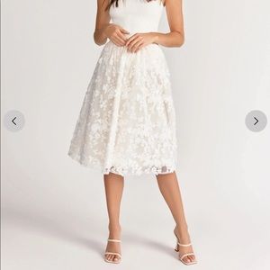 NY and Company Ivory Floral Appliqué Midi Skirt